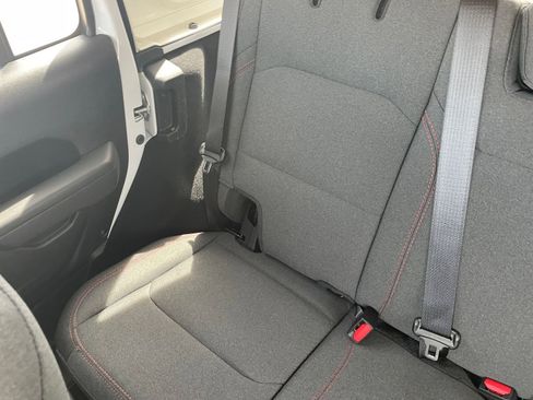 Used 2025 Jeep Wrangler Unlimited Rubicon image 38