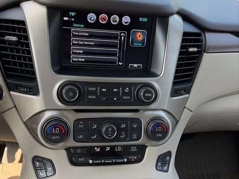 Used 2020 GMC Yukon XL Denali w/ Denali Premium Package AWD/4WD image 15