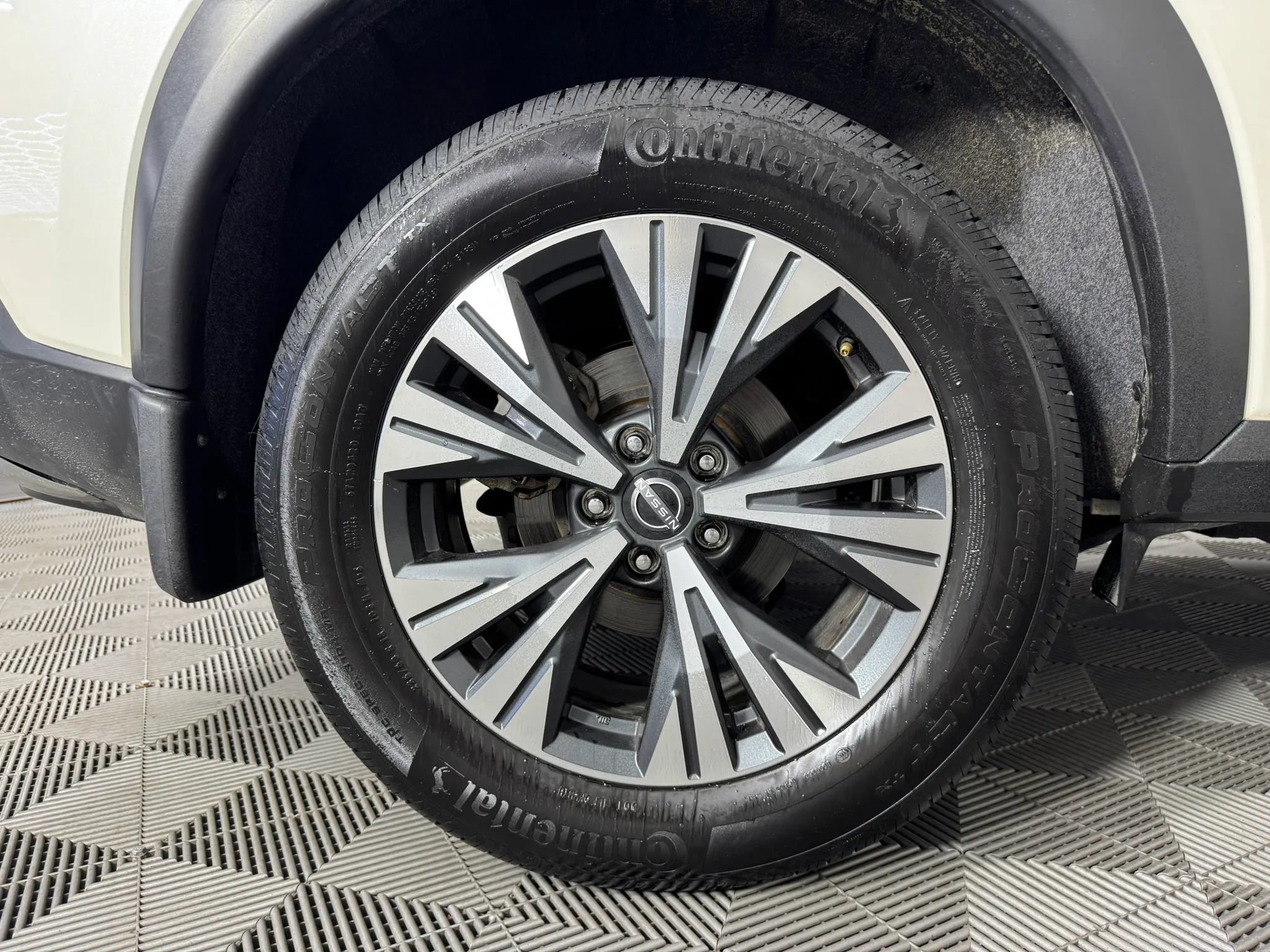 Used 2023 Nissan Rogue SV AWD/4WD image 45