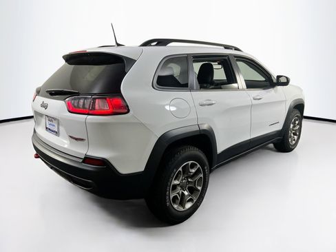 Used 2022 Jeep Cherokee Trailhawk image 5