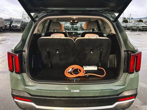 Used 2025 Kia Sorento EX image 9