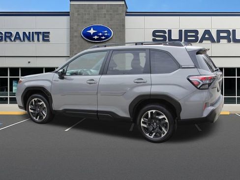 Used 2025 Subaru Forester Premium AWD/4WD image 8