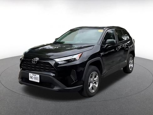 Used 2025 Toyota RAV4 LE image 5
