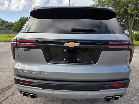 Used 2025 Chevrolet Traverse LT AWD/4WD image 6