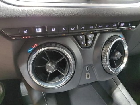 Certified 2025 Chevrolet Blazer LT AWD/4WD image 27