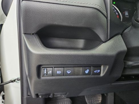Used 2021 Toyota RAV4 XLE Premium AWD/4WD image 29