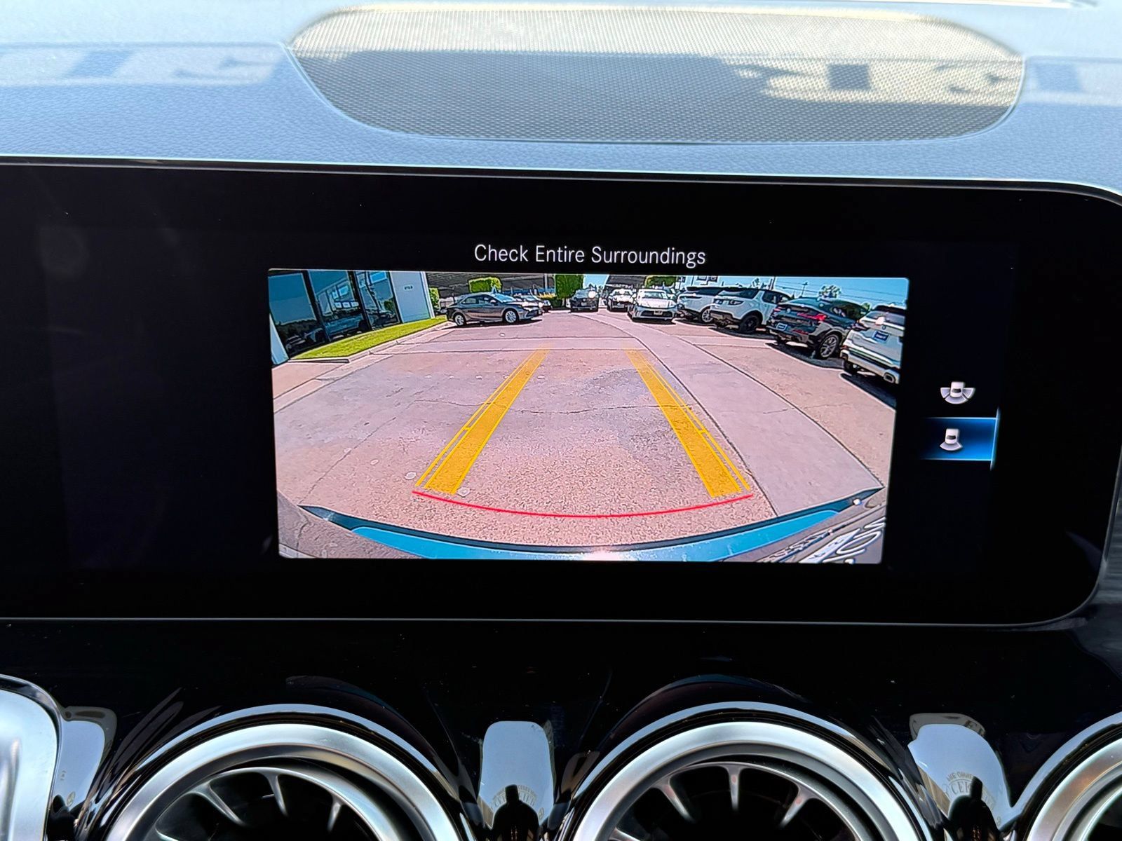 Used 2023 Mercedes-Benz GLB 250 image 40