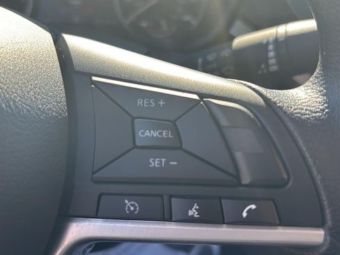 Used 2025 Nissan Altima 2.5 SV FWD image 14