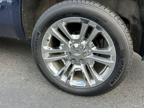 Certified 2020 Chevrolet Suburban Premier w/ Premier Plus Edition image 36