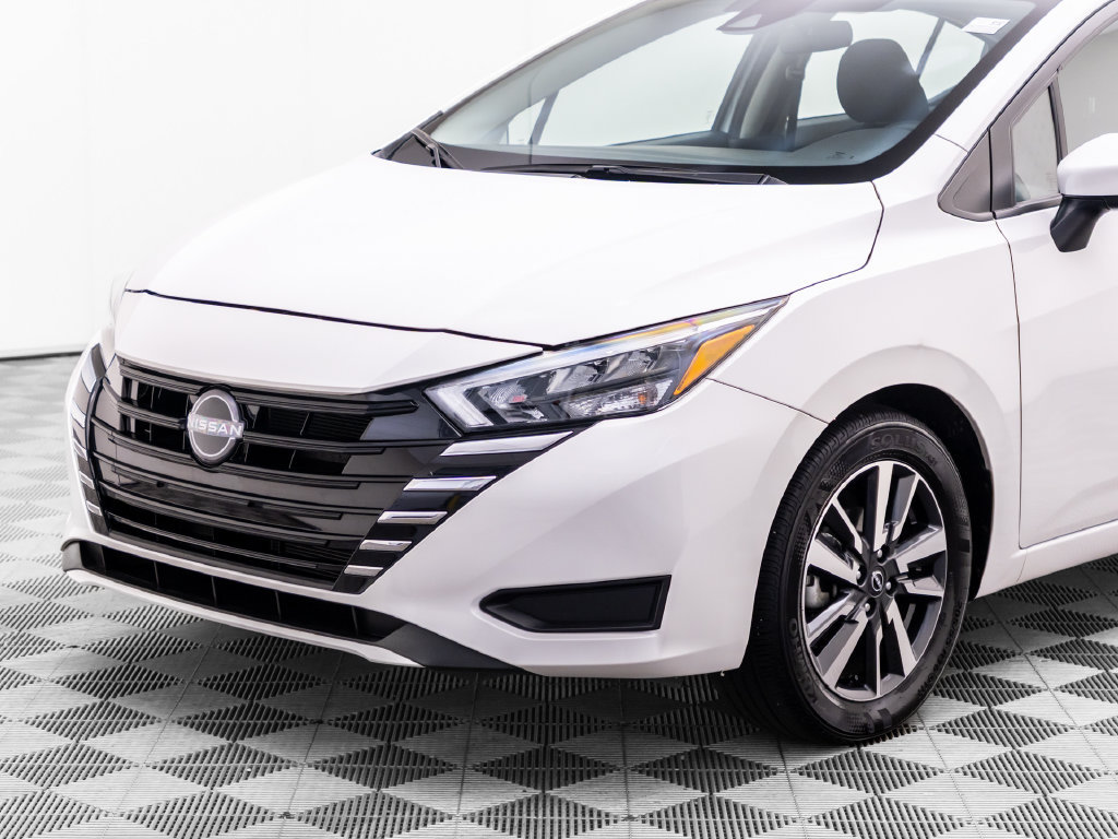 Used 2025 Nissan Versa SV FWD image 37
