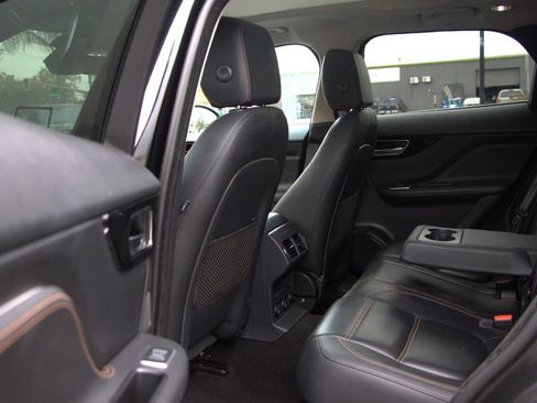 Used 2020 Jaguar F-PACE Prestige image 14