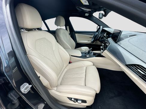 Used 2022 BMW 530i w/ M Sport Package RWD image 29
