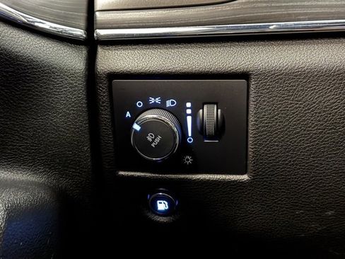 Used 2021 Jeep Grand Cherokee Limited image 13