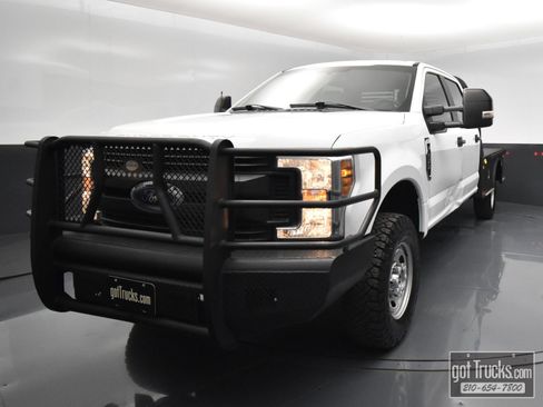Used 2019 Ford F250 XL w/ Power Equipment Group AWD/4WD image 47