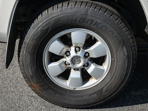 Used 2007 Toyota 4Runner SR5 image 12