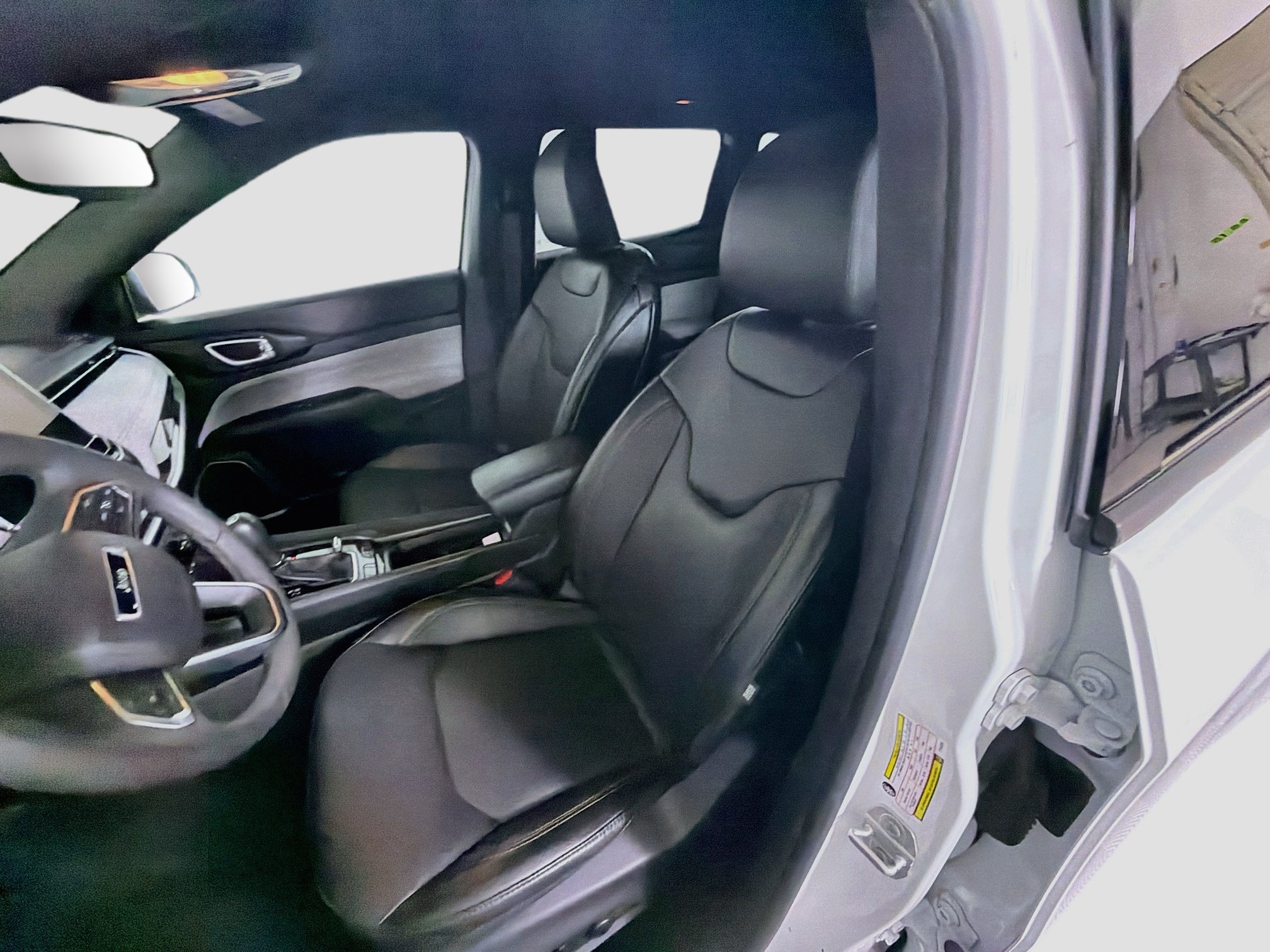 Used 2023 Jeep Compass Latitude AWD/4WD image 13