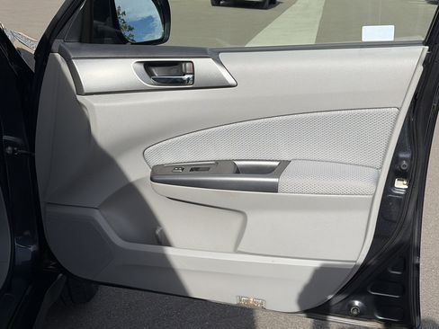 Used 2011 Subaru Forester 2.5X Premium AWD/4WD image 27