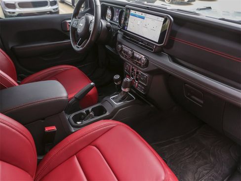 Used 2024 Jeep Wrangler Unlimited Rubicon 392 image 36