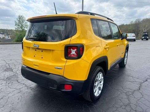 Used 2018 Jeep Renegade Latitude w/ Cold Weather Group AWD/4WD image 6