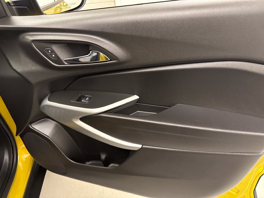Used 2024 Chevrolet Trax RS w/ Driver Confidence Package FWD image 29