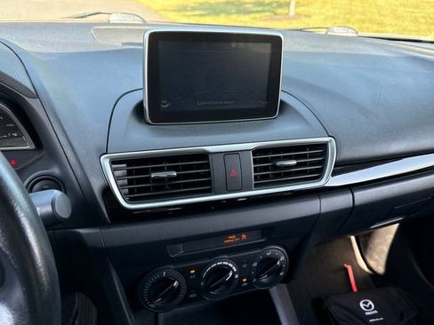 Used 2015 MAZDA MAZDA3 i Sport FWD image 27