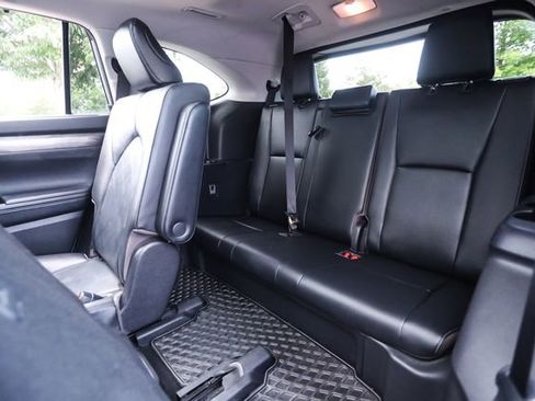 Used 2020 Toyota Highlander Platinum AWD/4WD image 63