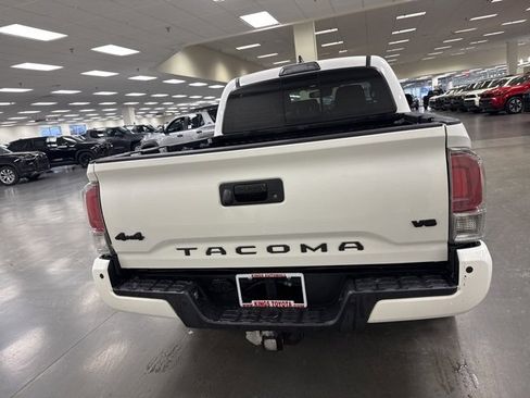 Certified 2018 Toyota Tacoma Limited image 6