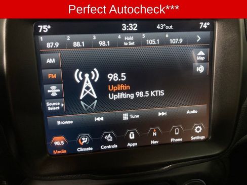 Used 2022 Jeep Renegade Limited image 4