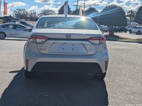 Used 2025 Toyota Corolla LE image 4