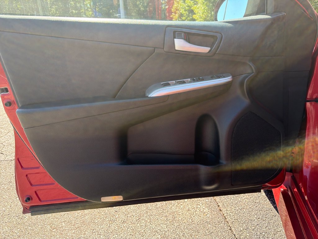 Used 2014 Toyota Camry SE FWD image 12