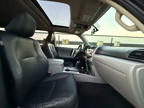 Used 2010 Toyota 4Runner SR5 image 29