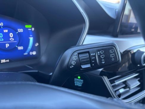 Used 2020 Ford Escape SE Sport image 19