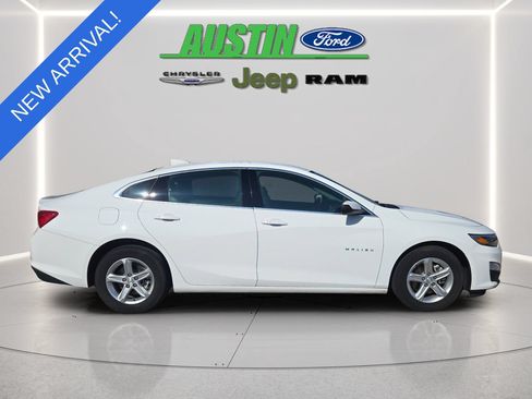 Used 2024 Chevrolet Malibu LT FWD image 4