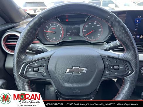Certified 2024 Chevrolet Trax RS FWD image 18