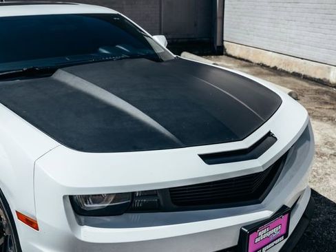 Used 2013 Chevrolet Camaro SS w/ SS Performance Package RWD image 24