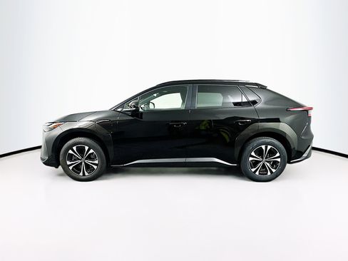 Used 2024 Toyota bZ4X XLE w/ Weather Package image 4