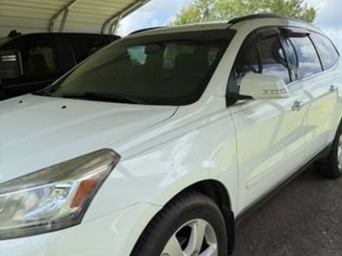 Used 2017 Chevrolet Traverse LT w/ Style and Technology Package FWD image 15