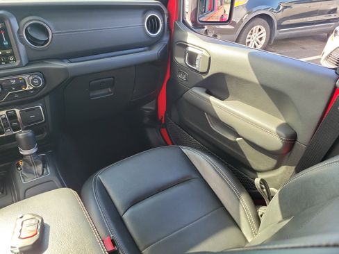 Used 2022 Jeep Wrangler Unlimited Sahara w/ Cold Weather Group image 16