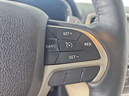 Used 2014 Jeep Grand Cherokee Limited w/ Luxury Group II AWD/4WD image 23