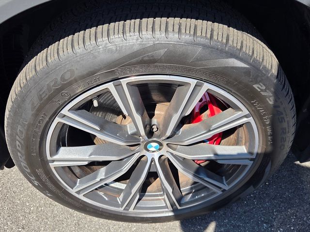Used 2025 BMW X5 xDrive40i w/ M Sport Package AWD/4WD image 9