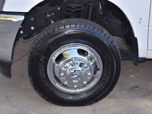 Used 2024 RAM 3500 Tradesman w/ Chrome Appearance Group image 34