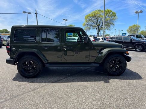 Used 2021 Jeep Wrangler Unlimited Sahara AWD/4WD image 8