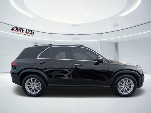 Used 2024 Mercedes-Benz GLE 450e 4MATIC image 2