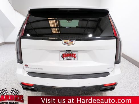 Used 2023 Cadillac Escalade Sport image 4