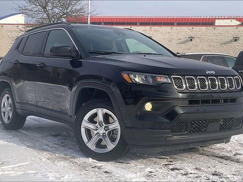 Used 2024 Jeep Compass Latitude image 33