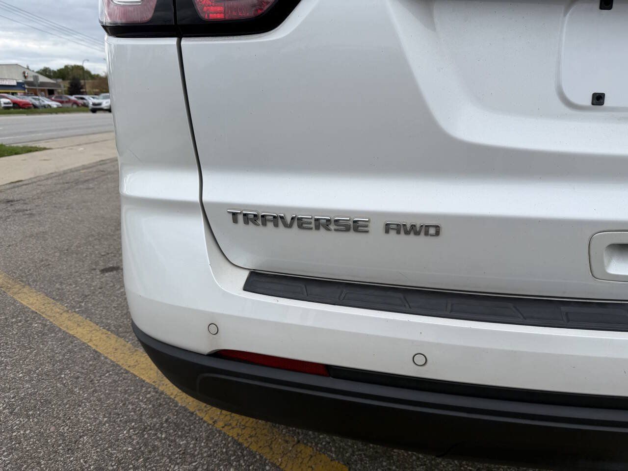 Used 2017 Chevrolet Traverse LT AWD/4WD image 17