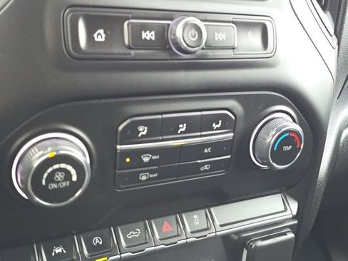 Used 2022 Chevrolet Silverado 1500 Custom image 12