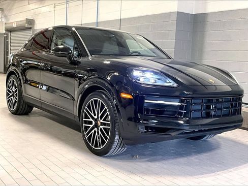 Used 2026 Porsche Cayenne E-Hybrid Coupe AWD/4WD image 7