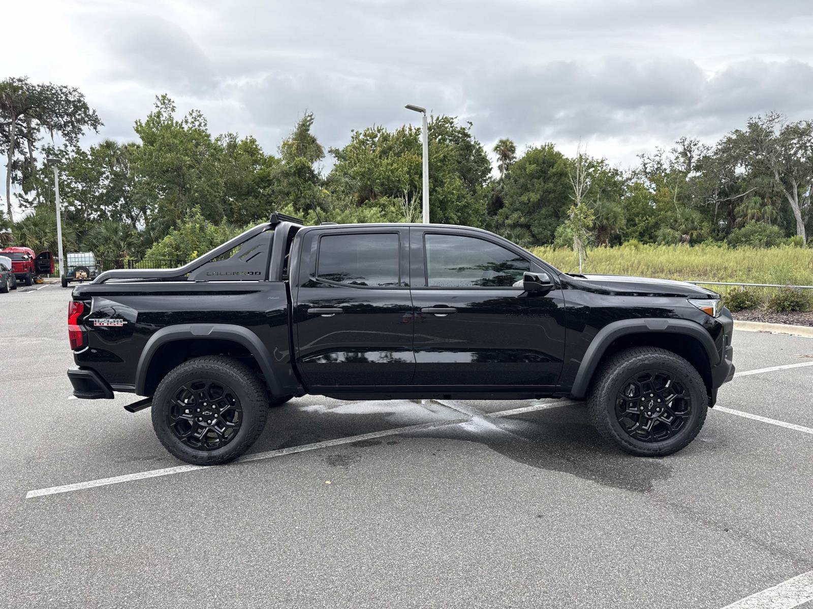 New 2026 Chevrolet Colorado Trail Boss w/ Midnight Edition AWD/4WD image 2