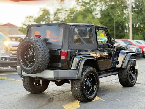 Used 2011 Jeep Wrangler Sahara w/ Connectivity Group AWD/4WD image 8